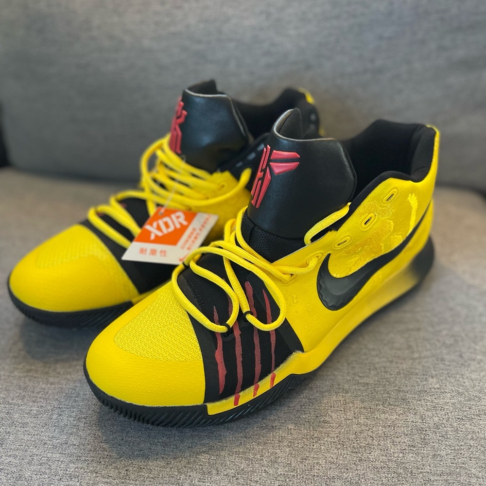 Nike Kyrie 3
Bruce Lee